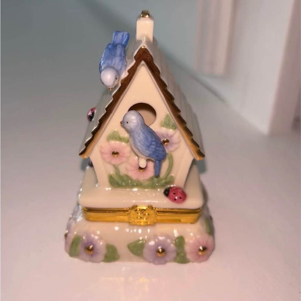 Lenox Birdhouse Garden Trinket Box- Charm Included!